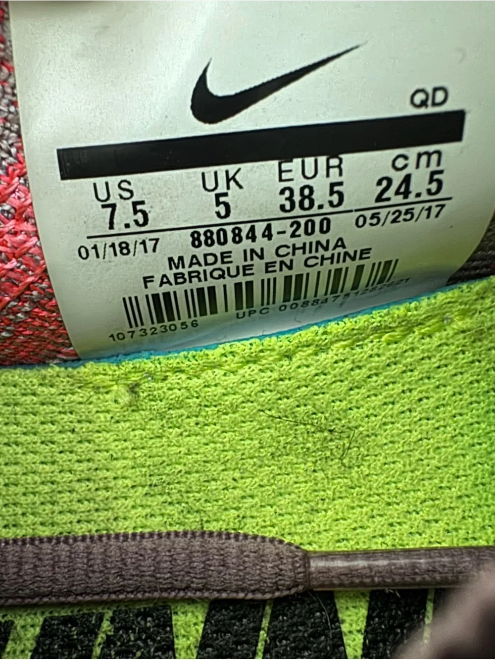 Nike Women's Flyknit Trainers - Lavender with Pink Accents